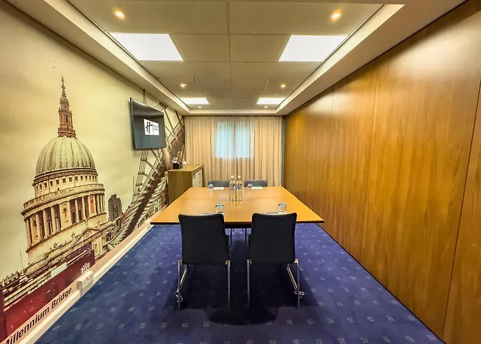 Holiday Inn Express London Stratford By Ihg